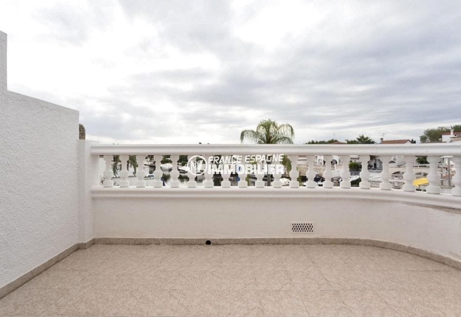 maison a vendre empuria brava, ref.3827, terrasse accès chambre vue sur le canal