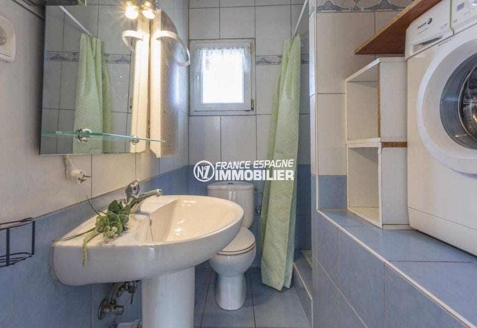 maison a vendre espagne, ref.3834, salle d'eau: douche, lavabo, wc et rangements