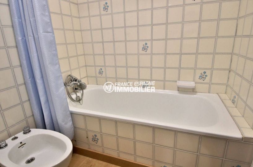 agence rosas: villa ref.3815, sallle de bains avec baignoire