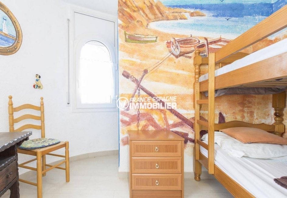 la costa brava: villa ref.3832, chambre de l'appartement indépendant avec lits superposés
