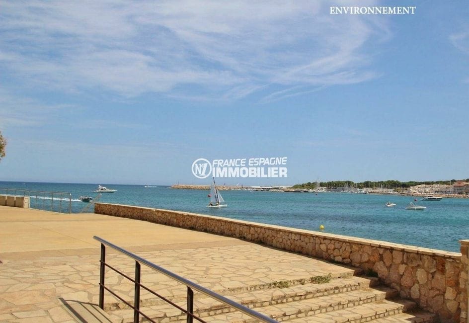 immobilier costa brava bord de mer: ref.3818, escalier qui dessert la plage à proximité