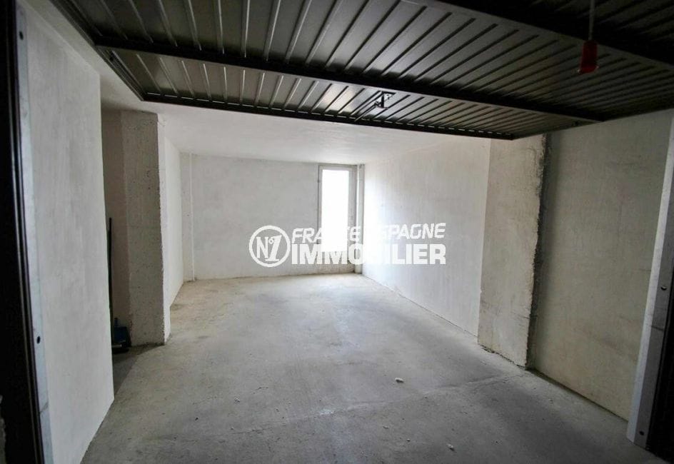 achat empuriabrava: garage privé ref.2768, en sous-sol avec débarras 28 m², proche plage et commerces