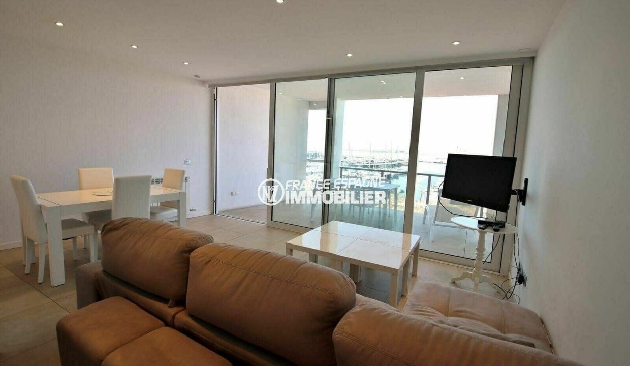 agence immobilière costa brava: appartement 112 m², salon / séjour accès terrasse véranda