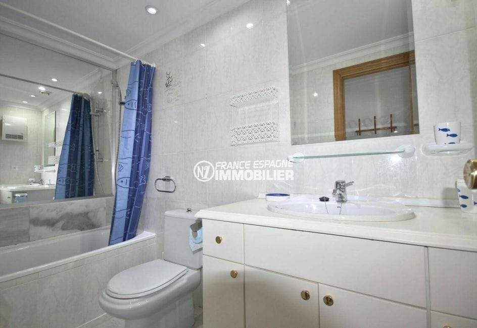 agence immobilière empuriabrava: salle de bains avec toilettes | appartement ref.3857