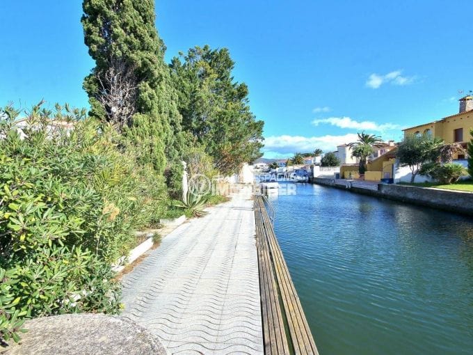 agence immo empuriabrava: villa with 25 m mooring on grand canal