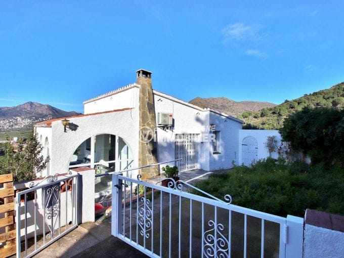 house for sale rosas, ref.3872, renovated in prized area, garden 758 sqm