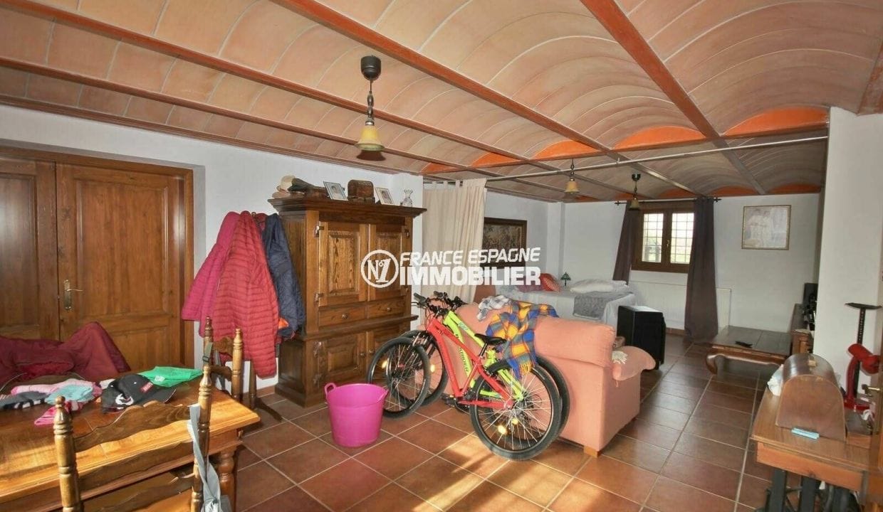 empuriabrava immobilier: villa ref.3844, vaste salon / séjour avec plafond original