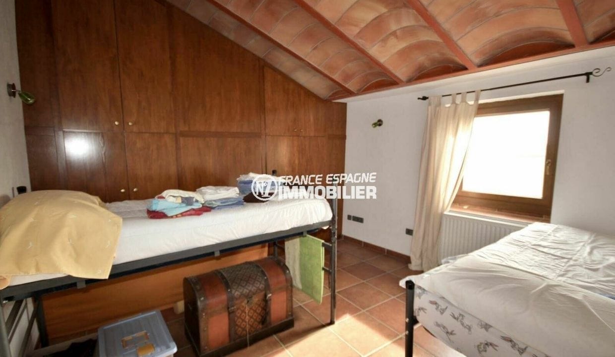 maison a vendre espagne, ref.3844, cinquième chambre avec deux lits simples et nombreux rangements