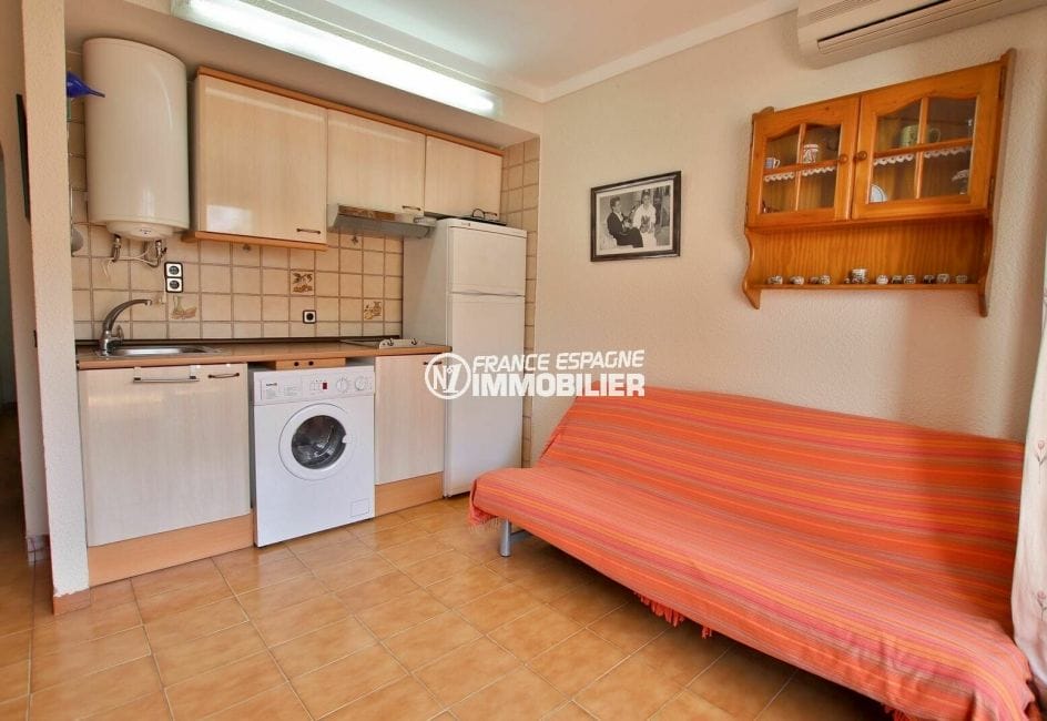 agence immobiliere roses espagne: appartement 34 m², salon / séjour avec coin cuisine
