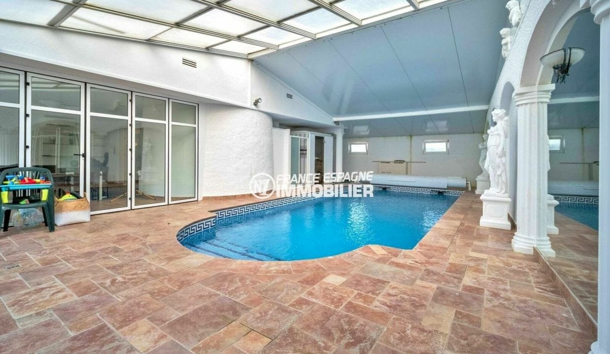 vente immobilière costa brava: villa 376 m², piscine couverte 8 m x 4 m