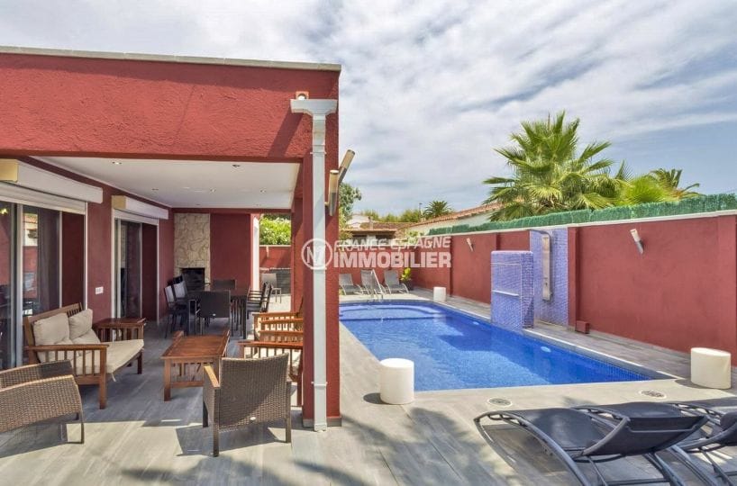 maison a vendre empuria brava, proche plage, terrain de 469 m², piscine et parking cour intérieure