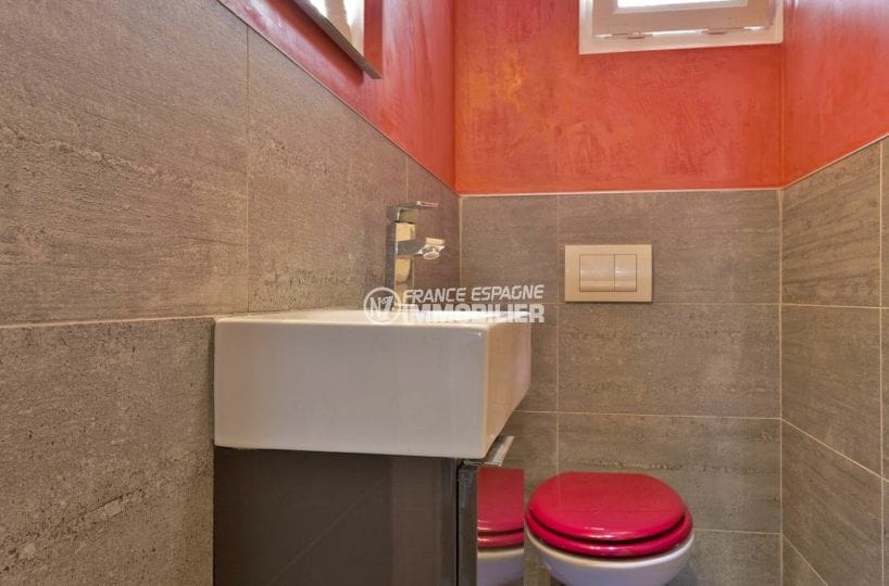 empuriabrava immobilier vente: villa parking, wc indépendant avec meuble vasque