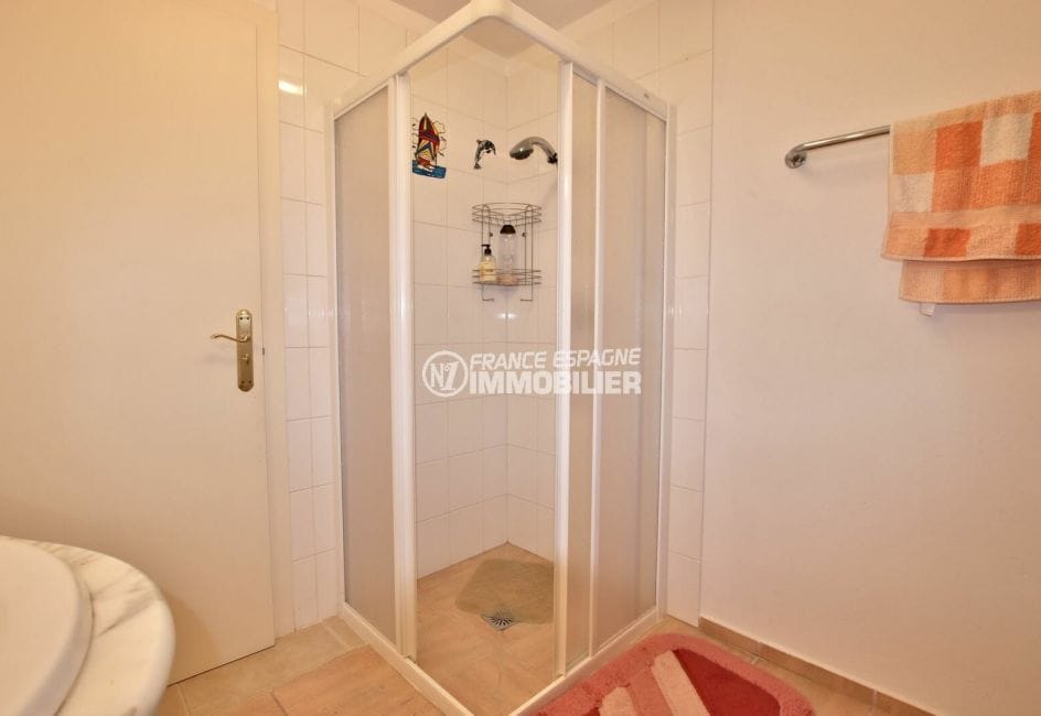 costa brava maison a vendre, ref.3930, seconde salle d'eau avec douche