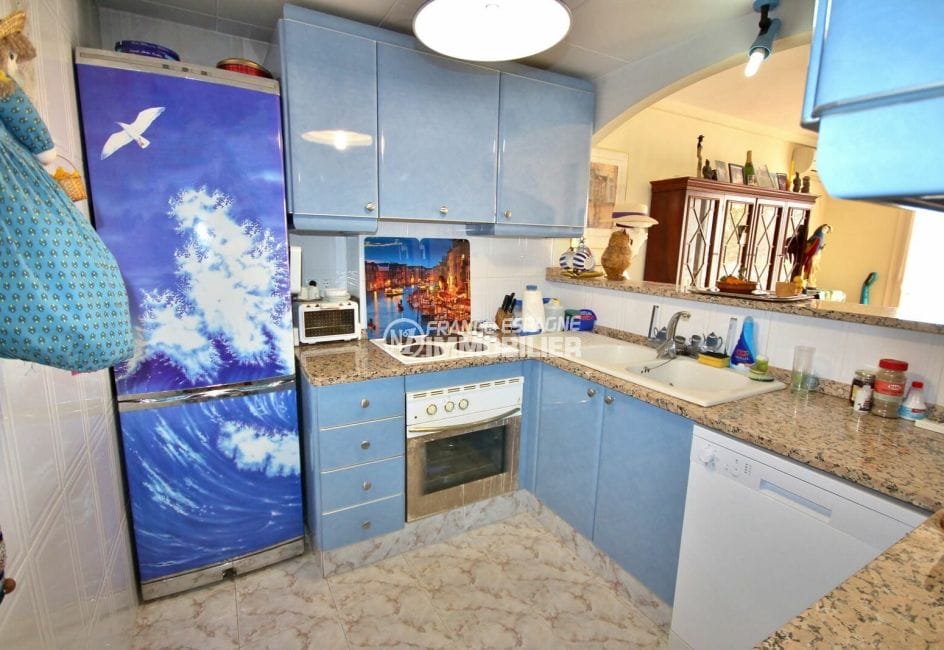 buy apartment empuriabrava, 97 m², equipped kitchen with storage