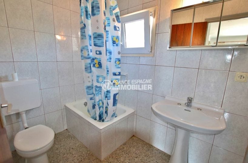 appartements a vendre a rosas, 33 m², salle d'eau avec douche, lavabo et wc