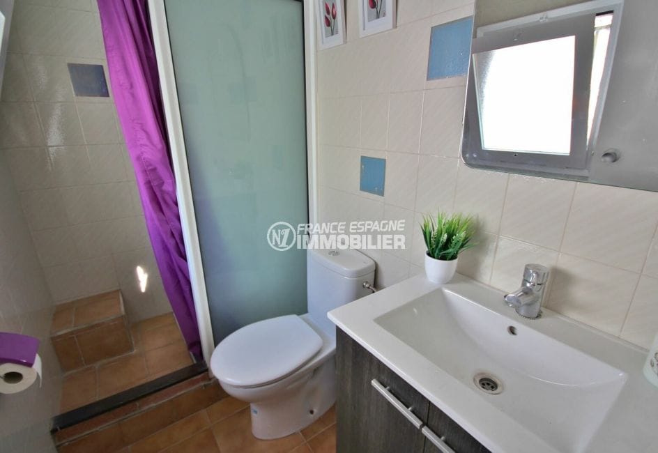 maison a vendre a rosas, 57 m², salle d'eau avec douche, vasque et wc