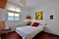 agence immobiliere costa brava: appartement 87 m², première chambre lumineuse avec lit double