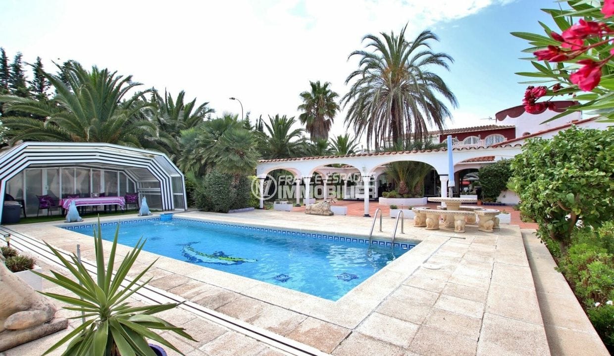 agence immobilière costa brava: villa 544 m², piscine de 9 m x 4 m avec abri pour l'hiver 