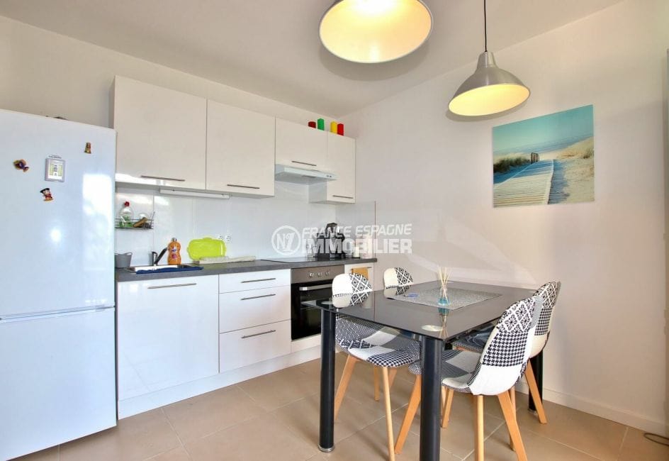 vente immobilière costa brava: villa ref.3980, coin cuisine du petit appartement (en bas)