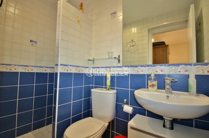 vente immobiliere costa brava: villa 170 m² , 2ème salle d'eau avec douche, lavabo et wc