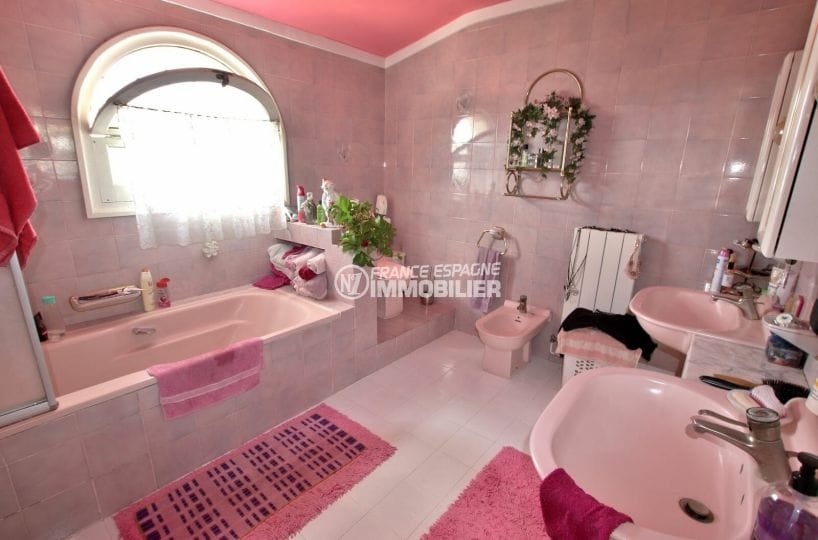 vente maison avec amarre empuriabrava, 544 m², deuxième salle de bains avec baignoire, double vaque
