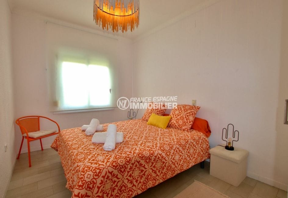la costa brava: villa 94 m², chambre 3 avec un lit double