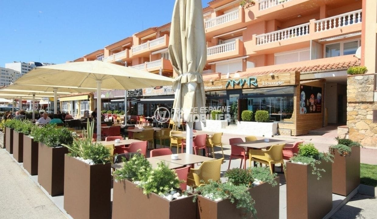 terrasses de restaurants près de la plage à proximité