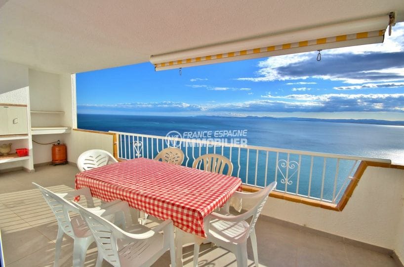 appartement a vendre rosas, vue mer 180°, grande terrasse et garage, proche plage