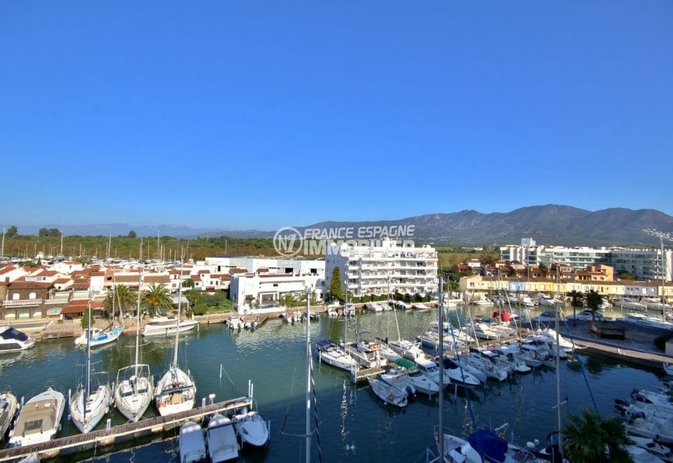 immo roses: appartement 55 m², jolie vue sur la marina depuis la terrasse