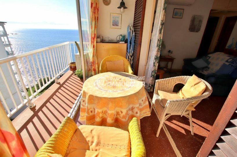 immo roses: appartement 64 m², terrasse véranda et balcon avec coin détente, vue mer
