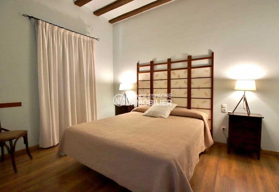 vente immobiliere costa brava: villa 581 m², première suite parentale avec lit double