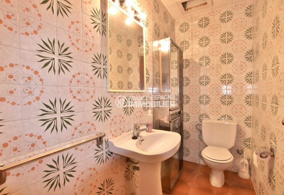 maison a vendre espagne, 260 m², toilettes indépendantes avec lavabo