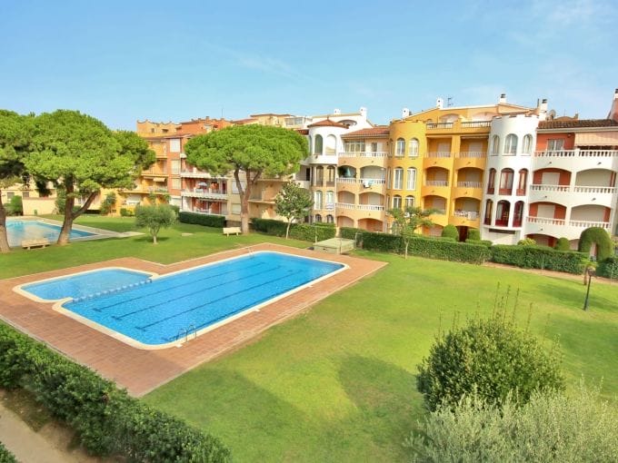 sale apartment empuriabrava, 2 rooms at 100 m from the beach with swimming pool possible
