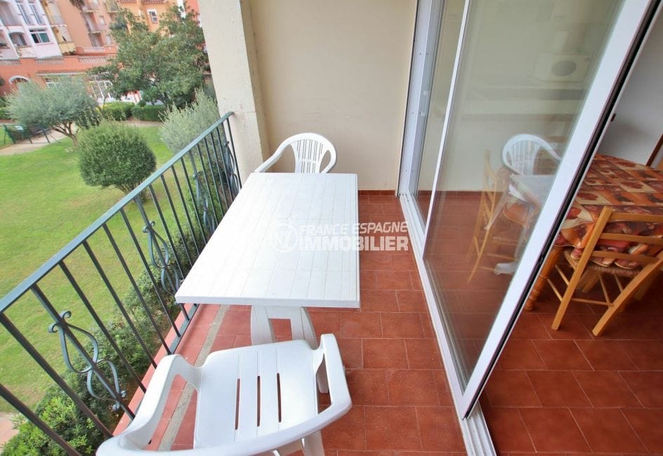 real estate costa brava: 46 m² apartment with terrace pool view