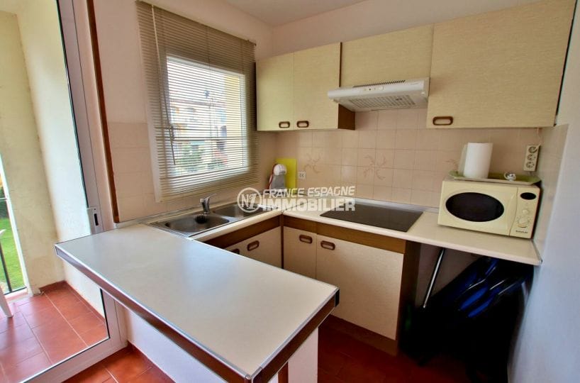 apartment for sale empuriabrava: 46 m² apartment with fitted kitchen