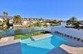 agences immobilières empuriabrava: villa 334 m², piscine avec vue canal