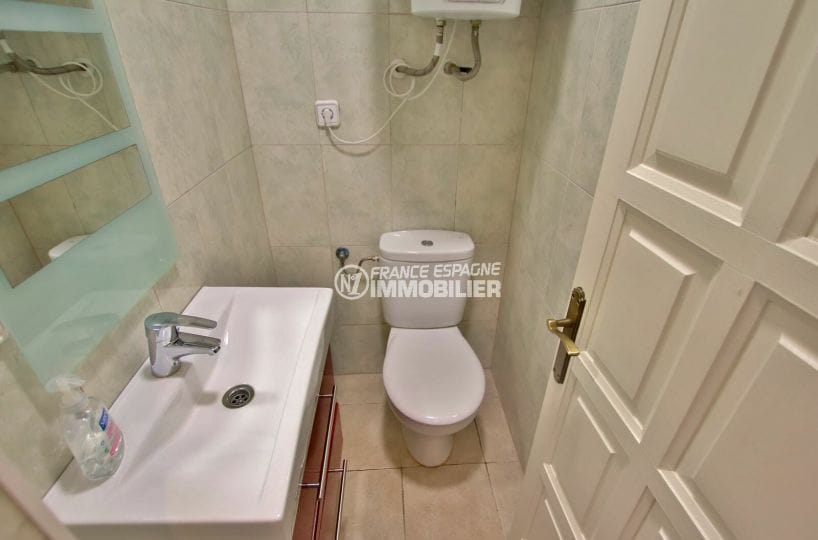 appartement empuria brava: appartement 58 m², wc avec lavabo et wc