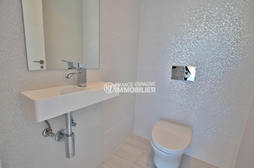 vente immobilier costa brava: villa 334 m², salle d'eau avec douche et wc