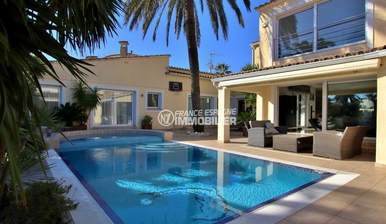 Casa en venda Empuria Brava, amb piscina, garatge / pàrquing i amarratge a prop de platja