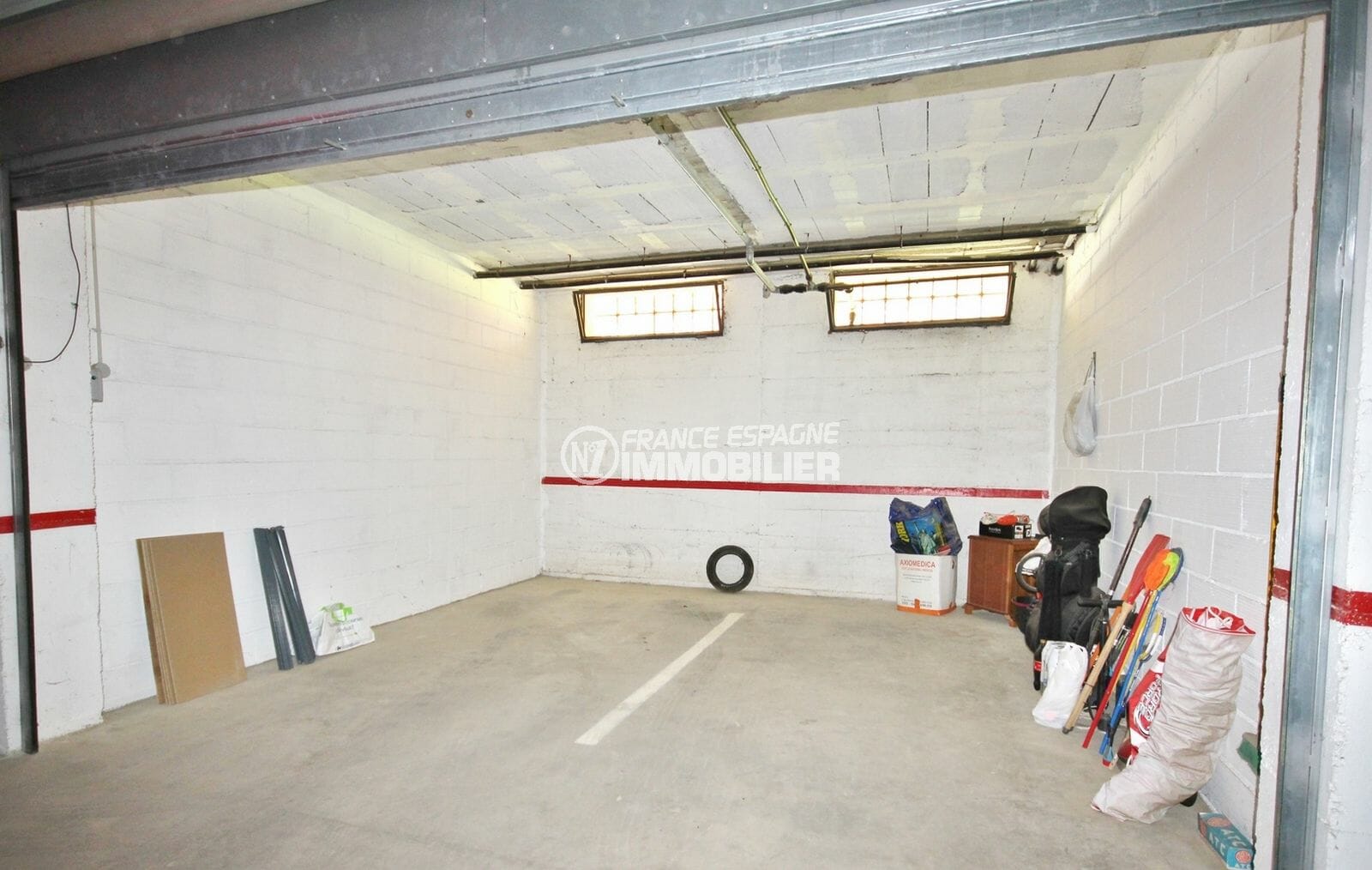agence empuriabrava: garage en sous-sol pour 2 voitures, plage à 100 m