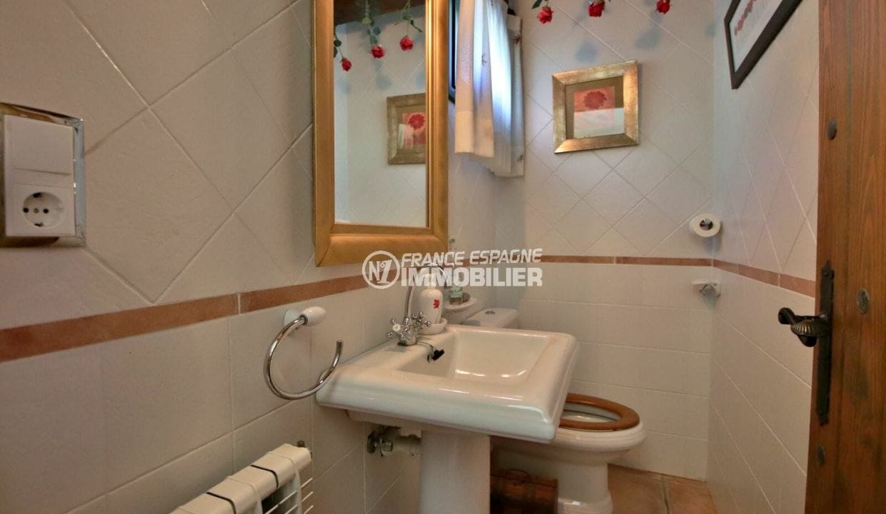 acheter malin costa brava: villa 280 m², wc avec lavabo de l'appartement indépendant