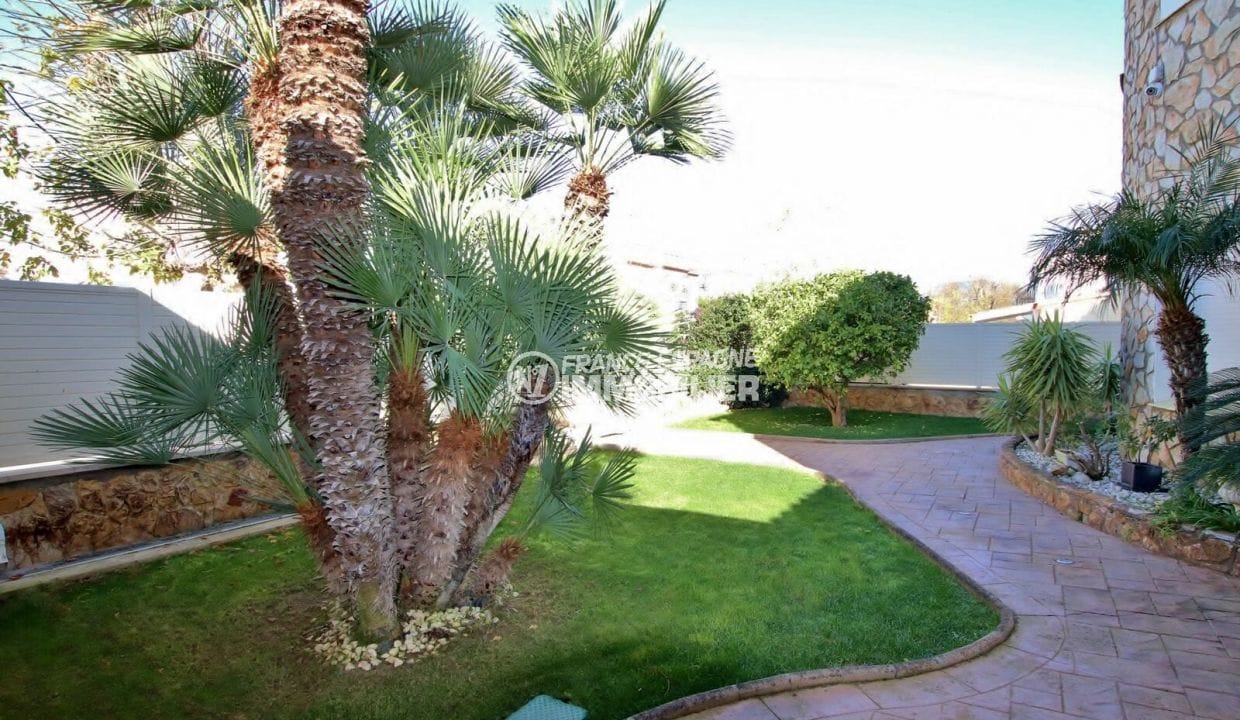 house for sale spain catalogne, swimming pool, 778 m² well maintained land with trees 