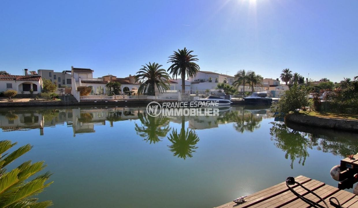 costabrava immo: villa 282 m², magnificent view from mooring on grand canal