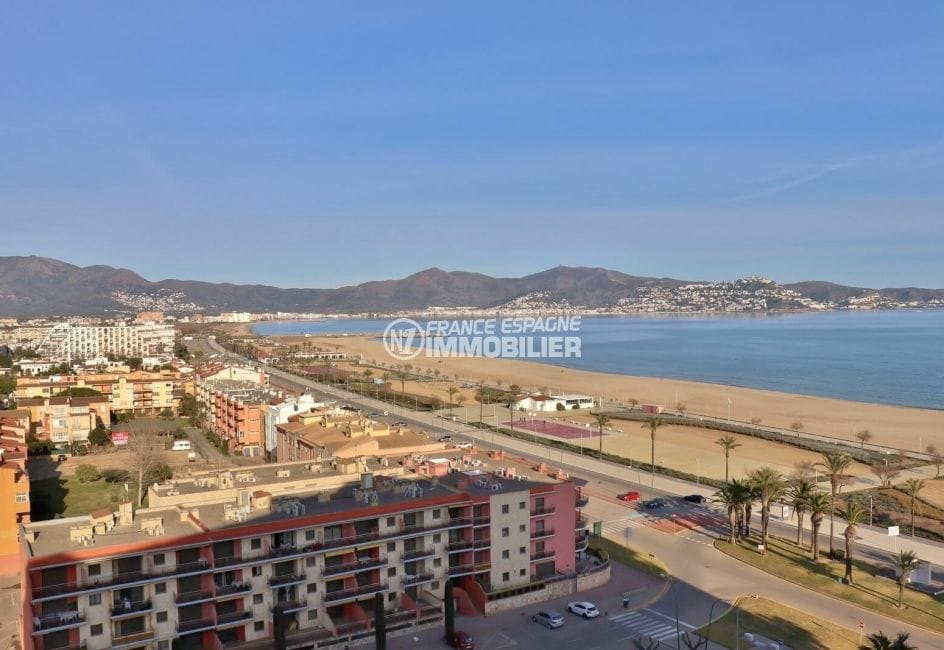 sale apartment empuriabrava, 26 m², terrace sea view, beach and shops at 100 m