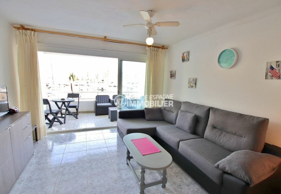 sale apartment empuriabrava, 46 m² canal view, living room fully furnished
