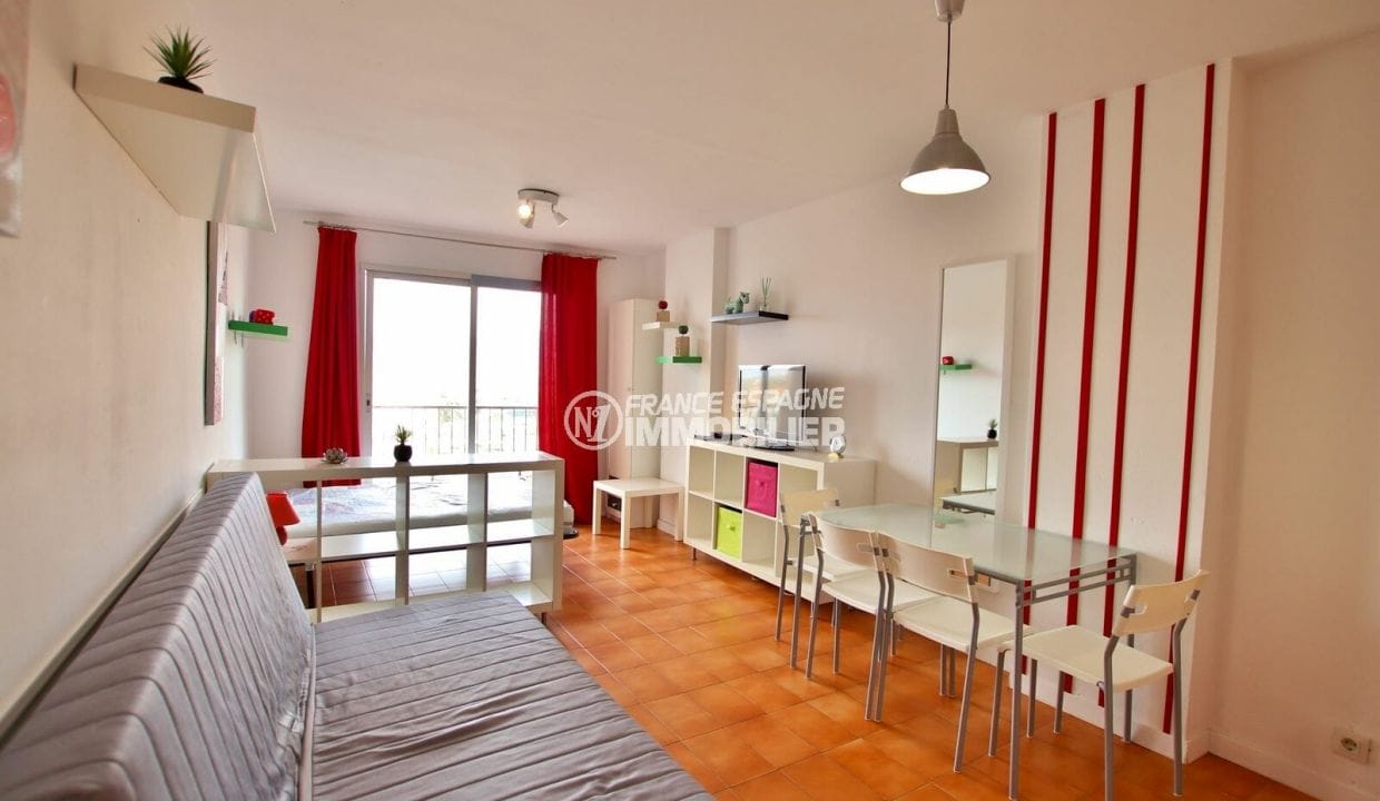 agence immobiliere costa brava: studio 26 m², pièce à vivre avec terrasse vue mer 