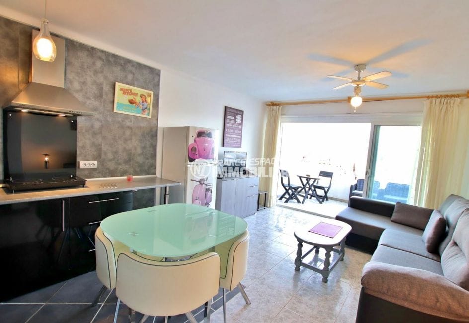 buy apartment empuriabrava, 46 m² canal view, american kitchen with dining area
