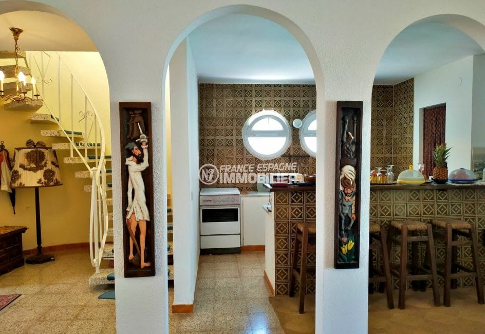 vente maison empuriabrava avec amarre, 200 m², cuisine américaine aménagée