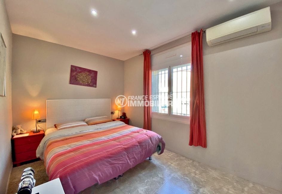 vente immobiliere costa brava: villa 136 m², 1° chambre à coucher avec climatisation