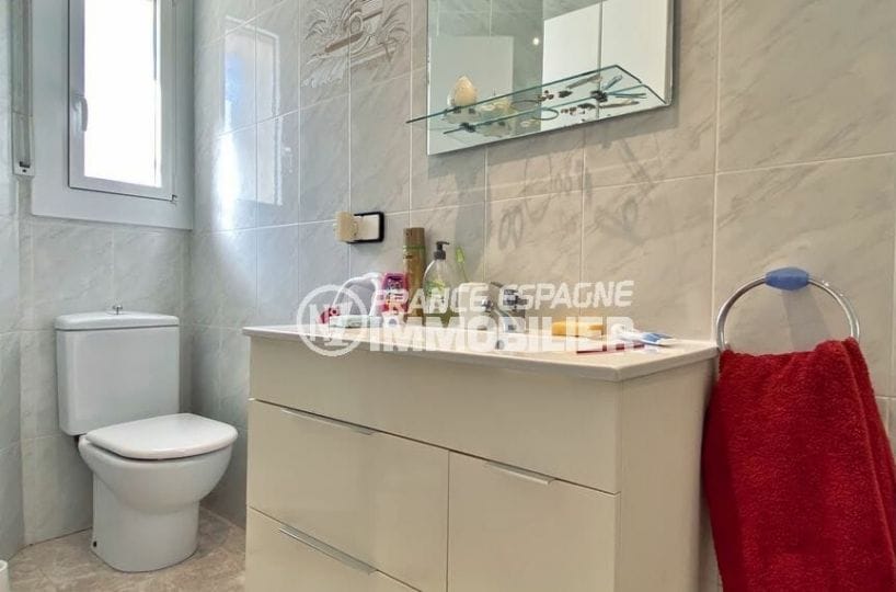 costa brava house: villa 136 m², 2° salle de bain standing avec wc